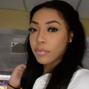 Meet your Posher, Monika